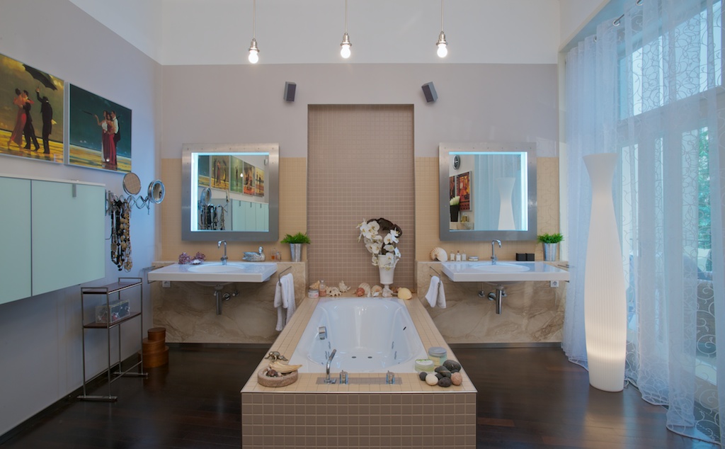 Daino Reale pod umyvadly