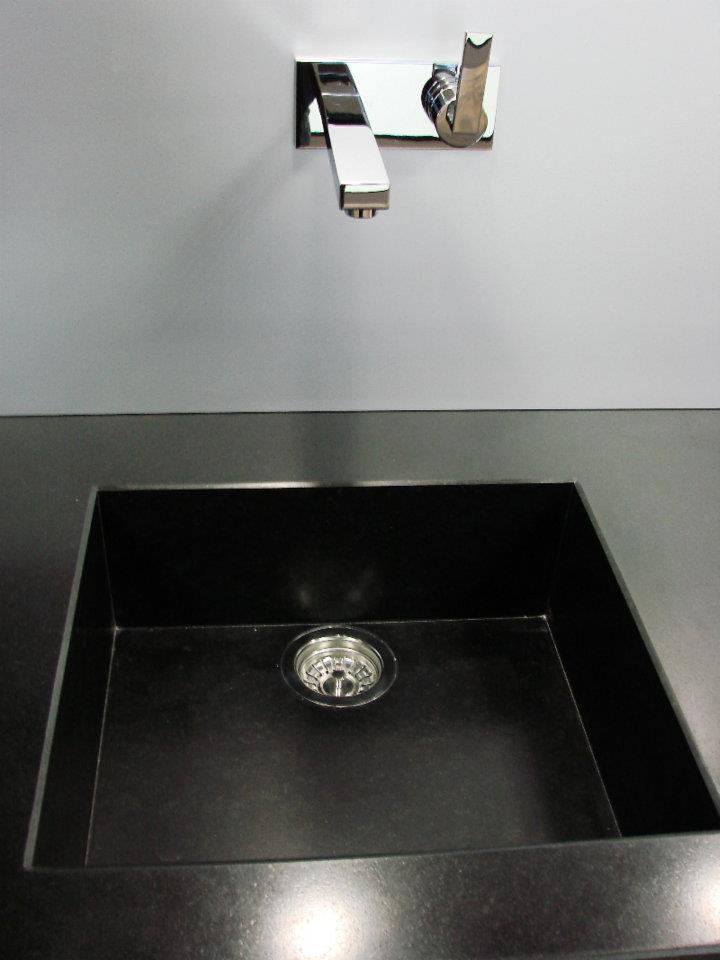 Dřez Nero Assoluto satén hranatý 