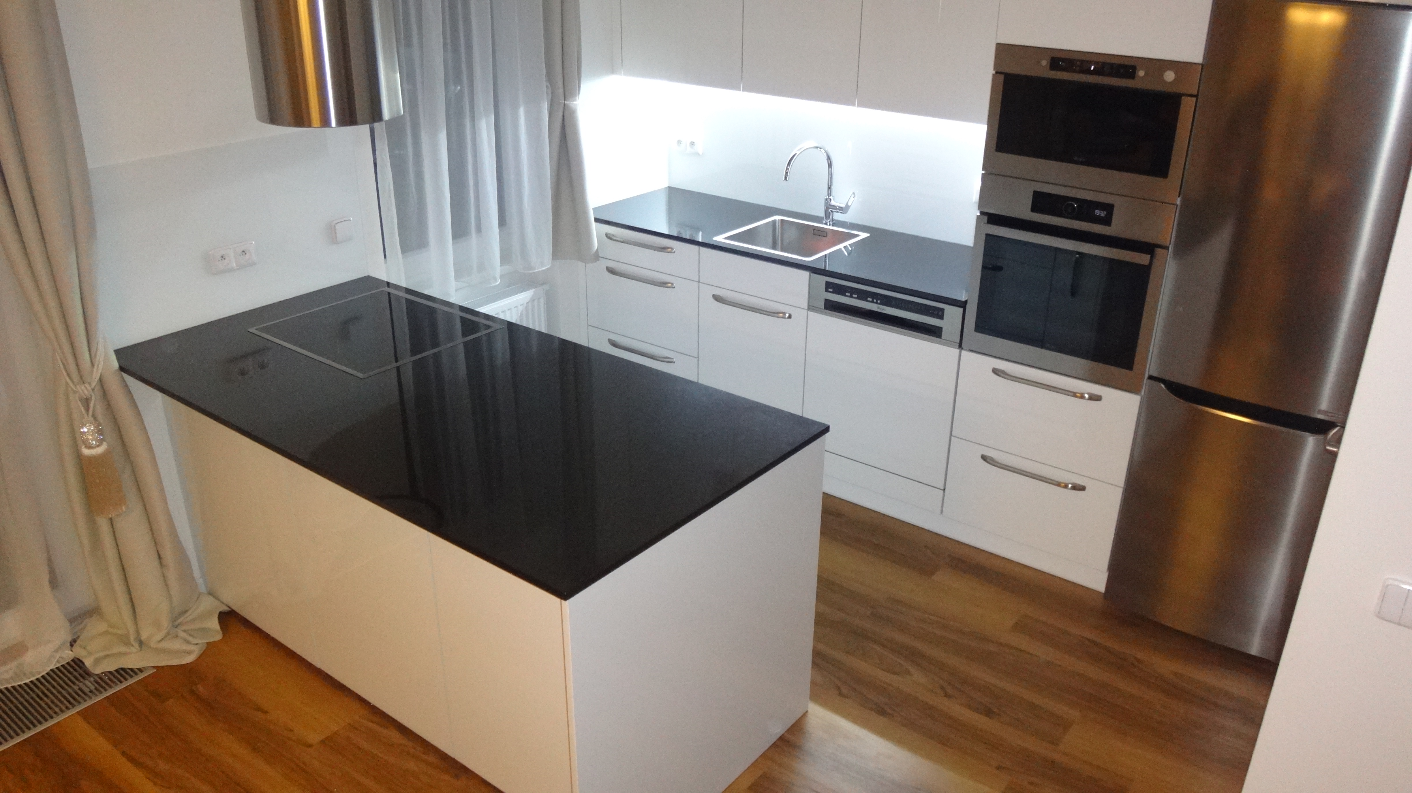 Nero Assoluto - deska pan Traboulsy viz Testimonial na Homepage